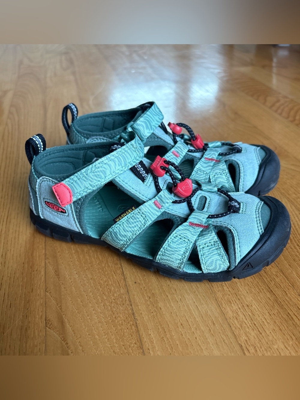 Keen Sandals Seacamp II CNX Big Kid Granite Green Cayenne Coral Youth Girls Sz 1
